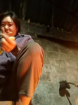 Yiyoongg online show from March 22, 2026, 12:03 am