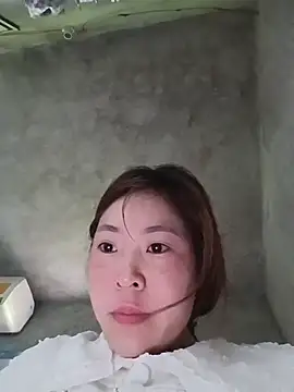 Snapshot of Yiyoongg chatting on June 29, 2026, 10:15 am Yiyoongg online show from June 29, 2026, 10:15 am