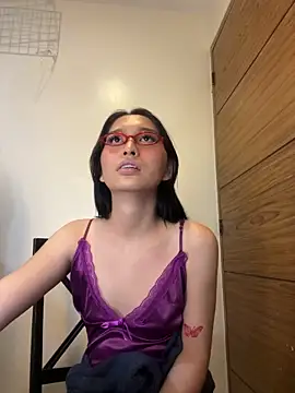 Snapshot of goddess_athena69 chatting on April 18, 2026, 12:46 am goddess athena69 online show from April 18, 2026, 12:46 am