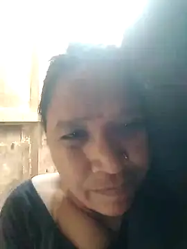 Snapshot of Loomaraj chatting on April 11, 2026, 5:48 am Loomaraj online show from April 11, 2026, 5:48 am
