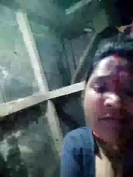 Snapshot of Loomaraj chatting on April 9, 2026, 9:43 pm Loomaraj online show from April 9, 2026, 9:43 pm