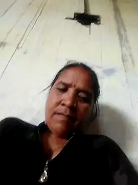 Snapshot of Loomaraj chatting on May 15, 2026, 5:38 am Loomaraj online show from May 15, 2026, 5:38 am