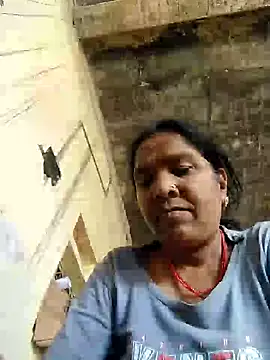 Snapshot of Loomaraj chatting on April 9, 2026, 6:19 am Loomaraj online show from April 9, 2026, 6:19 am