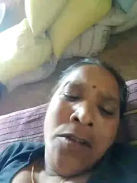 Snapshot of Loomaraj chatting on May 18, 2026, 7:24 am Loomaraj online show from May 18, 2026, 7:24 am
