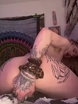 XXX2Freaks online show from April 22, 2026, 4:08 am