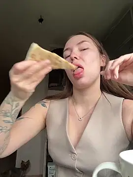 Arielle Vade online show from May 26, 2026, 3:48 am