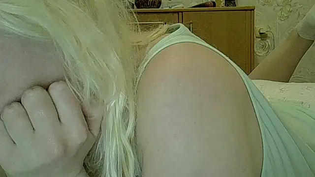 Snapshot of CurvyWild_Lady30 chatting on May 8, 2026, 10:35 pm CurvyWild Lady30 online show from May 8, 2026, 10:35 pm