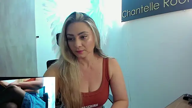 annie vega17  online show from February 18, 2026, 9:00 pm