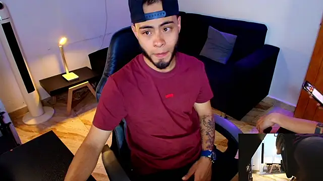 Xanderstone00 online show from March 11, 2026, 10:04 pm