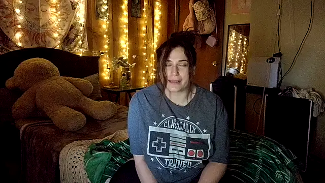 VelvetBrunetteXo online show from March 18, 2026, 5:14 pm