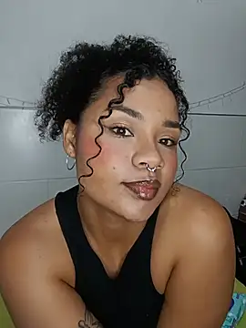BrianaSweetxxx online show from June 5, 2026, 3:44 am
