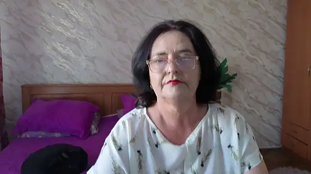 Snapshot of xMaryxAnne chatting on June 27, 2026, 8:20 am xMaryxAnne online show from June 27, 2026, 8:20 am