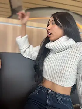 jadelaurent online show from March 26, 2026, 7:34 pm