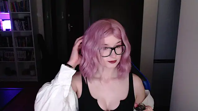 LunaXcherry online show from March 24, 2026, 6:41 pm