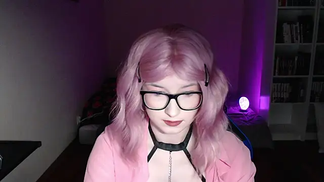 LunaXcherry online show from March 2, 2026, 6:15 pm