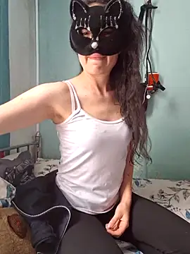 twolove2 online show from April 13, 2026, 8:13 pm