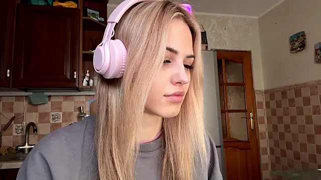 Evva mayy online show from March 8, 2026, 7:00 am