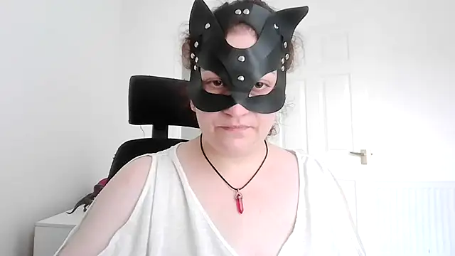 Snapshot of BBWMomma chatting on April 15, 2026, 6:45 pm BBWMomma online show from April 15, 2026, 6:45 pm