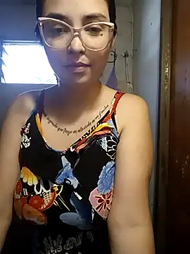 sexyauroraz online show from March 7, 2026, 11:27 am