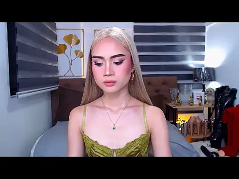 Snapshot of JuicyCockThea chatting on April 25, 2026, 1:36 pm JuicyCockThea online show from April 25, 2026, 1:36 pm