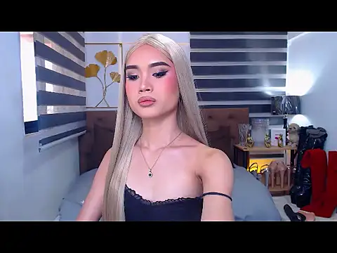 Snapshot of JuicyCockThea chatting on April 9, 2026, 2:02 am JuicyCockThea online show from April 9, 2026, 2:02 am