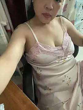 Snapshot of Strawberry-wet chatting on April 16, 2026, 3:51 am Strawberry-wet online show from April 16, 2026, 3:51 am
