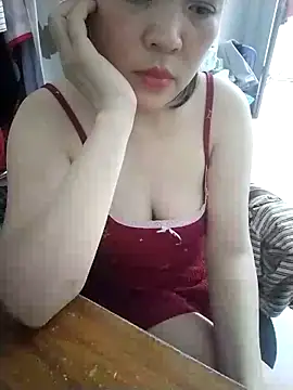 Snapshot of Strawberry-wet chatting on April 25, 2026, 5:43 am Strawberry-wet online show from April 25, 2026, 5:43 am