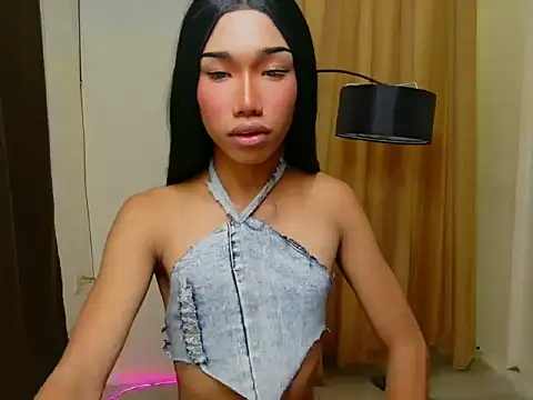 Snapshot of Queenoflustx chatting on May 6, 2026, 1:04 pm Queenoflustx online show from May 6, 2026, 1:04 pm