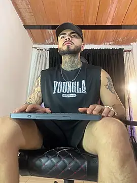 Snapshot of Benjii_Carter1 chatting on March 17, 2026, 3:42 am Benjii Carter1 online show from March 17, 2026, 3:42 am