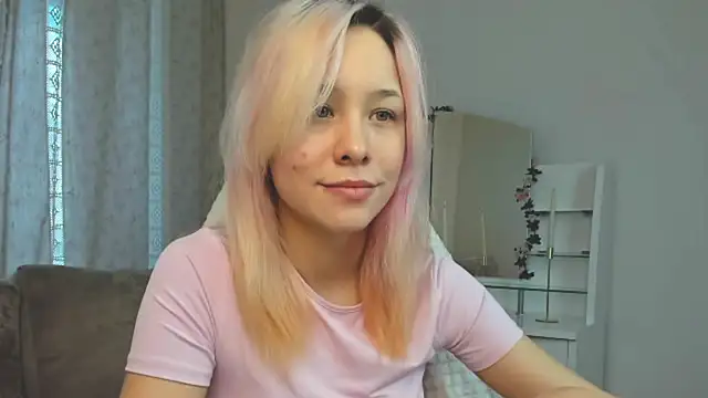 EmilyTrase online show from April 22, 2026, 1:12 am