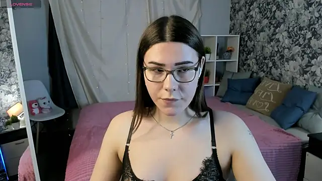 Snapshot of Coraline_kitty chatting on April 26, 2026, 7:05 am Coraline kitty online show from April 26, 2026, 7:05 am