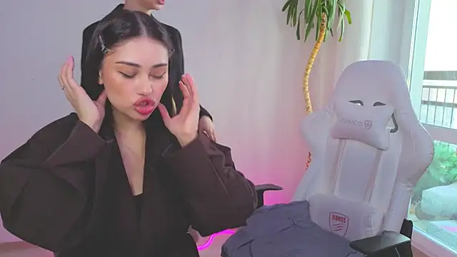 Snapshot of Sofia_Plump chatting on April 25, 2026, 12:30 pm Sofia Plump online show from April 25, 2026, 12:30 pm