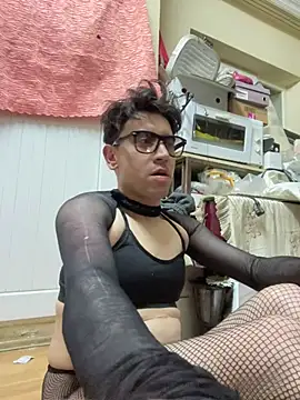 Snapshot of Femboysissy1919 chatting on April 16, 2026, 9:39 pm Femboysissy1919 online show from April 16, 2026, 9:39 pm