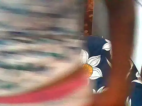 Snapshot of 02Hot-Queen chatting on February 20, 2026, 4:42 pm 02Hot-Queen online show from February 20, 2026, 4:42 pm