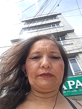 Alexamontiel  online show from May 1, 2026, 6:35 pm