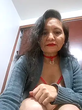 Alexamontiel  online show from May 13, 2026, 1:56 am