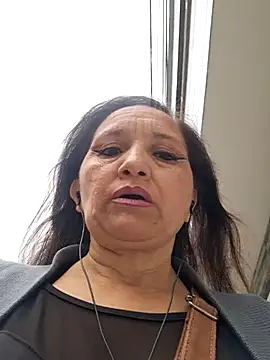Alexamontiel  online show from April 24, 2026, 3:58 pm