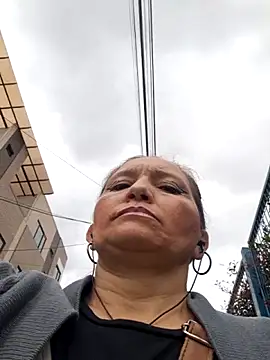 Alexamontiel  online show from May 7, 2026, 3:59 pm
