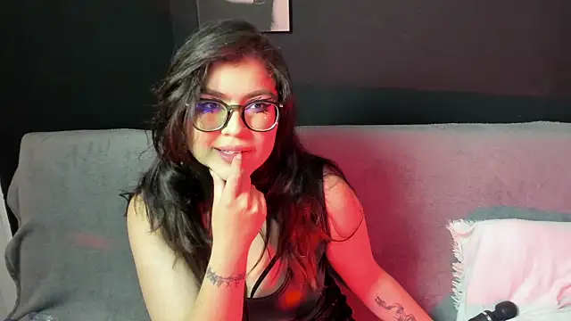 Violette Blake  online show from March 26, 2026, 10:18 pm