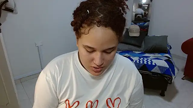 leilanewgirl online show from May 1, 2026, 1:49 pm