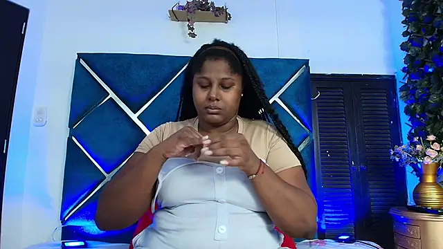 AlexaRousse4u online show from May 6, 2026, 10:25 pm