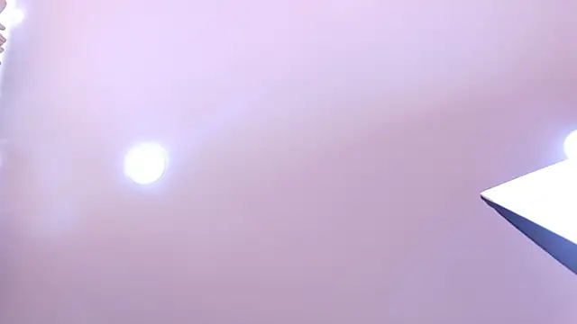 Snapshot of SaraLugo chatting on April 27, 2026, 8:18 pm SaraLugo online show from April 27, 2026, 8:18 pm