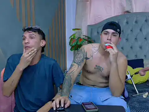 FaonANDthomas online show from February 9, 2026, 9:02 pm