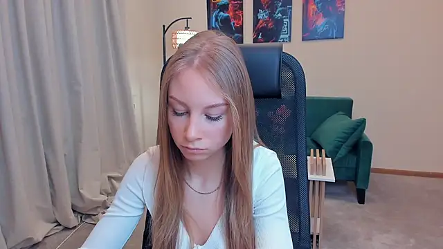 CarmenLipkin online show from February 10, 2026, 1:54 pm