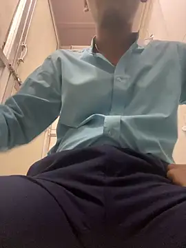 Snapshot of Dazzling_dude chatting on February 22, 2026, 6:20 pm Dazzling dude online show from February 22, 2026, 6:20 pm