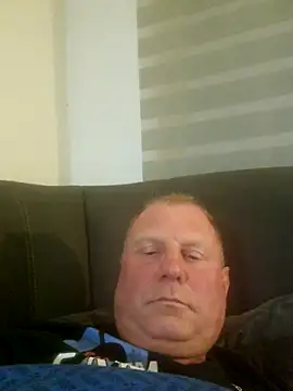 Snapshot of Demik71 chatting on March 5, 2026, 6:15 pm Demik71 online show from March 5, 2026, 6:15 pm