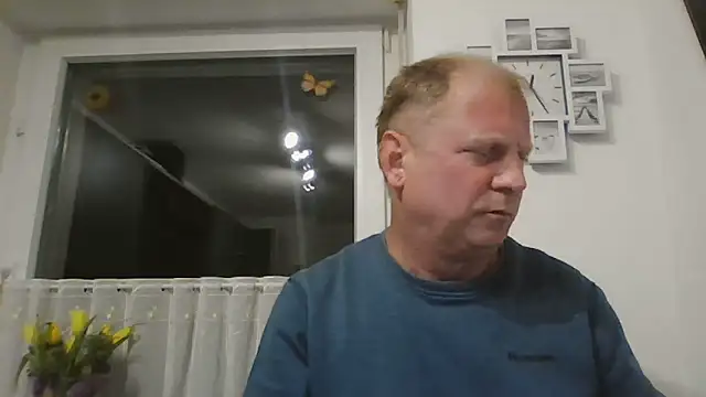 Snapshot of Demik71 chatting on March 27, 2026, 11:27 pm Demik71 online show from March 27, 2026, 11:27 pm