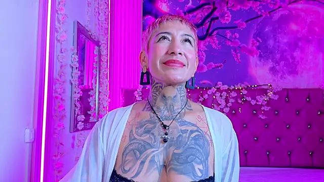 Snapshot of Everlyn_sexx chatting on February 18, 2026, 11:50 am Everlyn sexx online show from February 18, 2026, 11:50 am