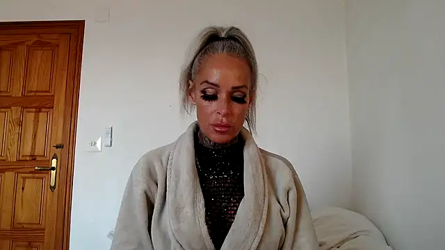 Sophie-Logan-Ink online show from March 12, 2026, 5:17 pm