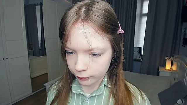 LavenderMitten online show from March 6, 2026, 5:24 am